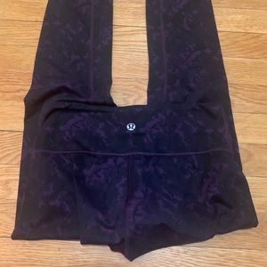 Lululemon Athletica - Purple and Black leggings
